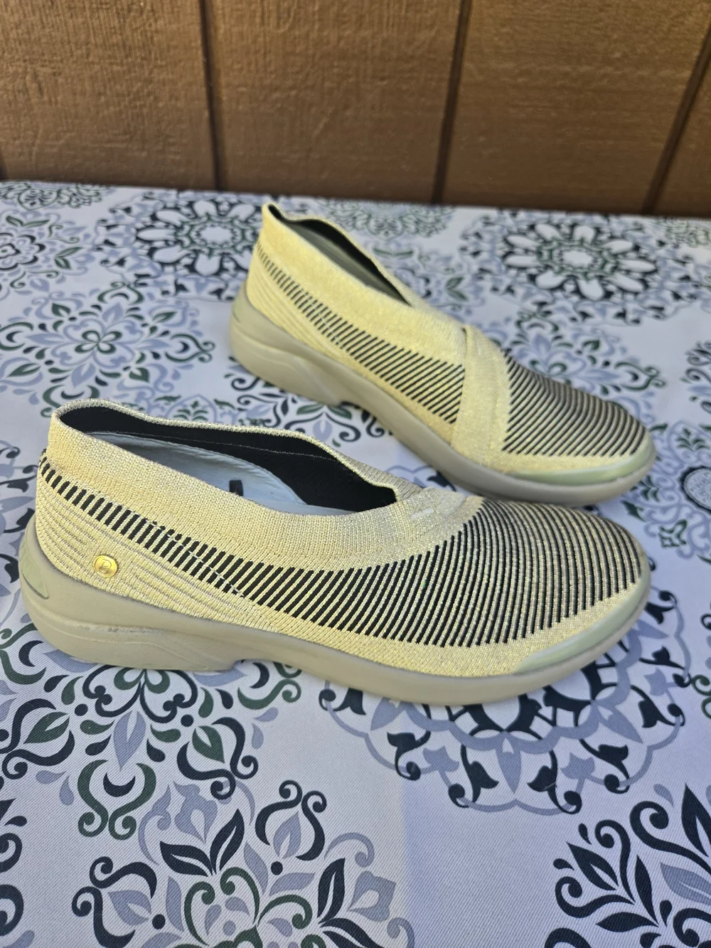 Bzees lightweight knit